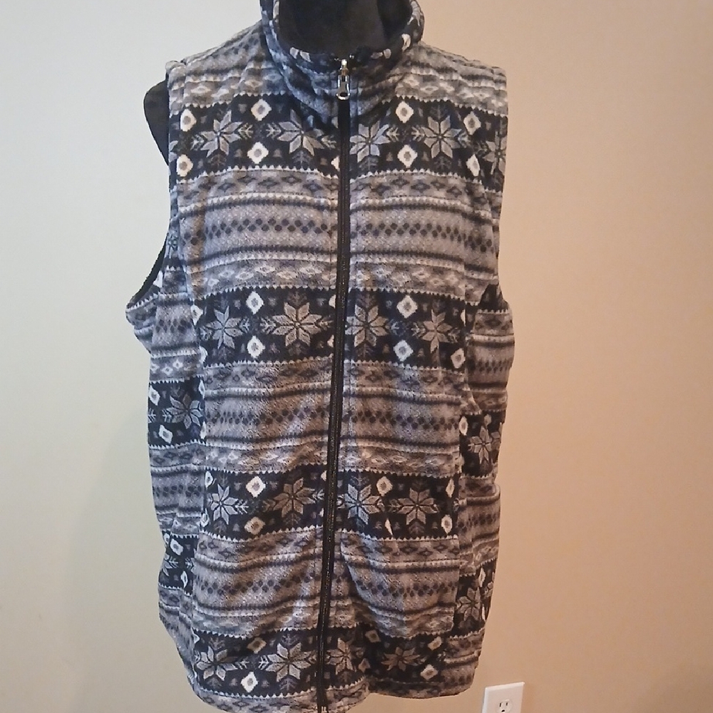 Lena Black and Gray Patterned Sleeveless Blouse
